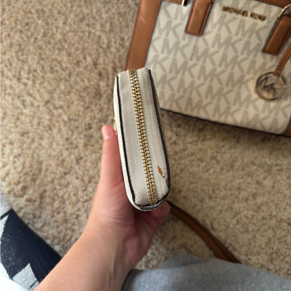 Michael Kors Tan and Cream Logo Handbag and Wallet - Picture 4 of 6